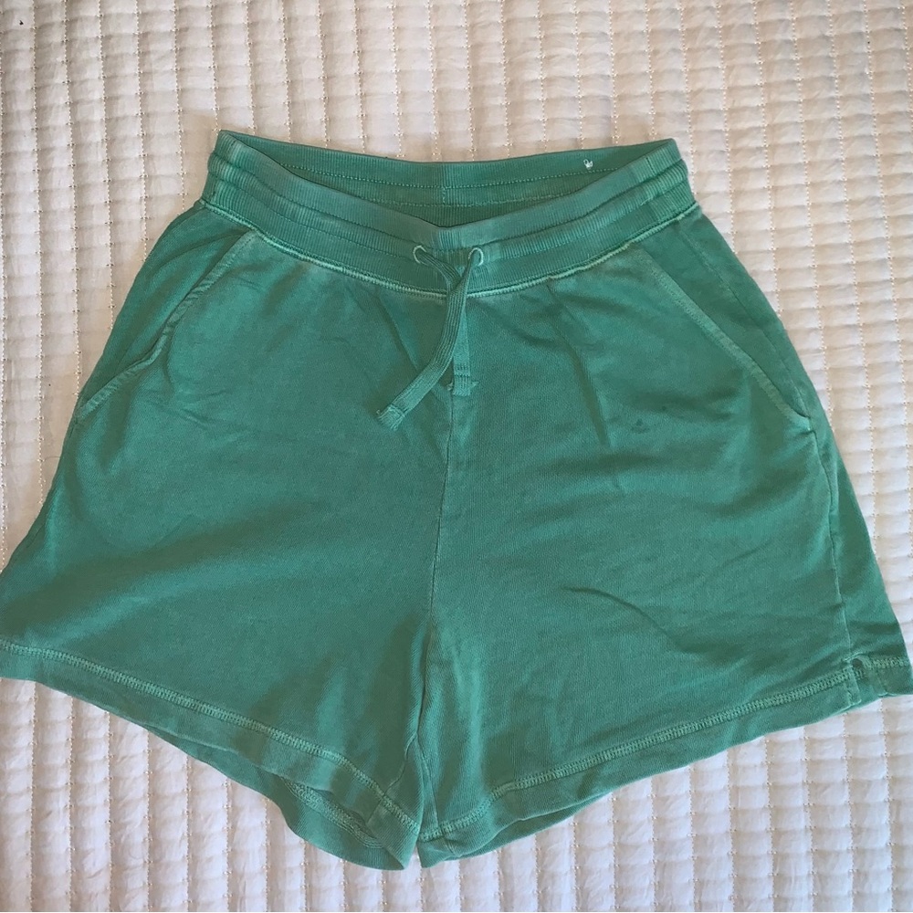 Women’s Old Navy Vintage 5in inseam comfy shorts